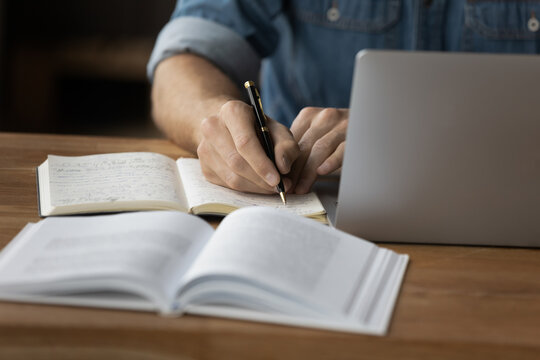 colleagues-working-students-studying-cafe-university-office